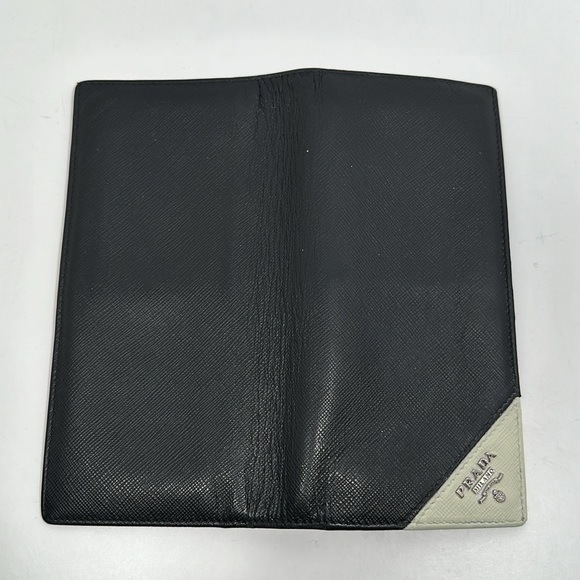 Authenticated PRADA Unisex Saffiano Leather Bi-Fold Bi-color Wallet- Black/White - Picture 3 of 16